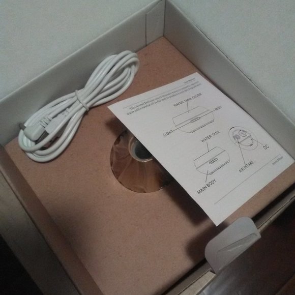 SOLD BNIB BLUZEN The Alpine Wood Essential Oil Diffuser - Picture 10 of 10